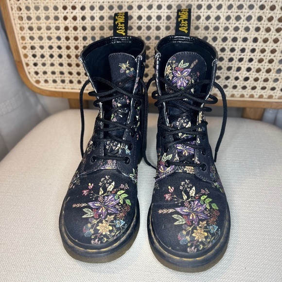Dr. Martens Castel Boots in Black Belladonna Floral Canvas Sz 6 - Picture 5 of 10